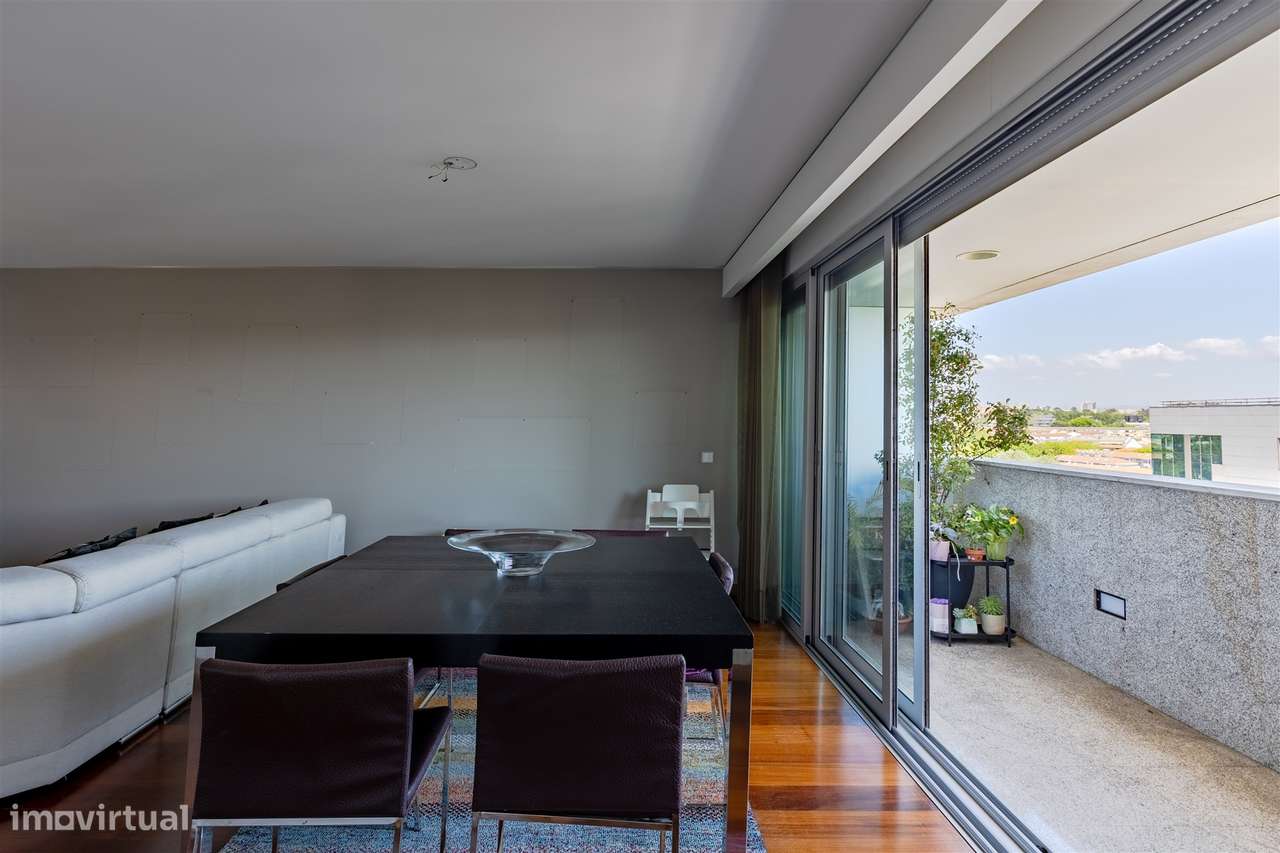 Apartamento T3 no Bessa com Varanda e Garagem box-3