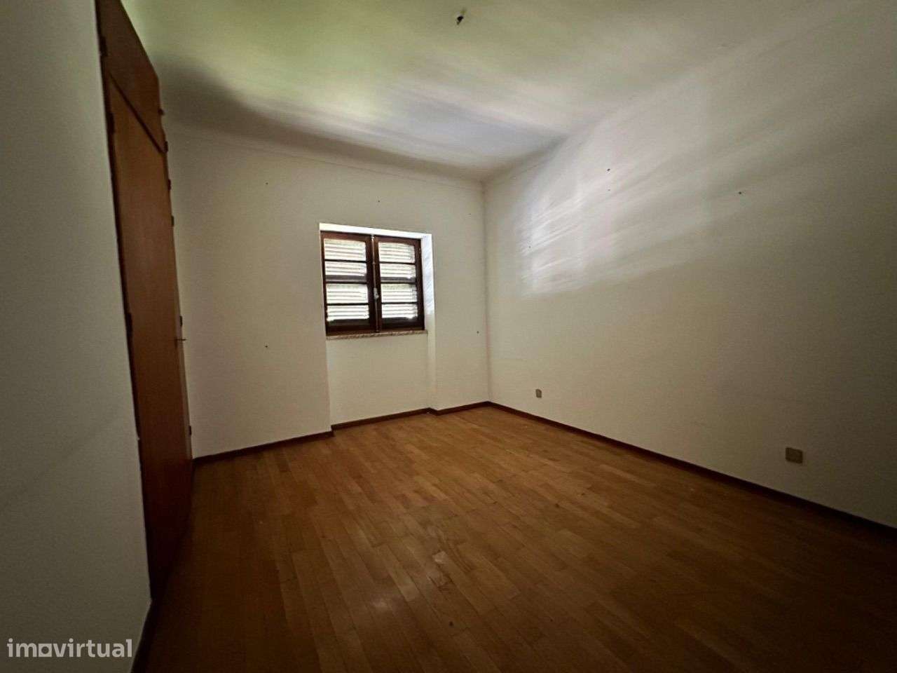 Imóvel de banco : escritura ao abrigo do simplex-27