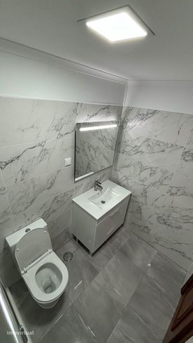 Apartamento T1 totalmente remodelado em Almada-21