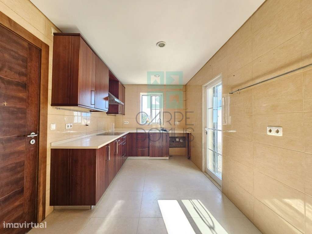 Moradia V4 em Bicesse, Alcabideche-1