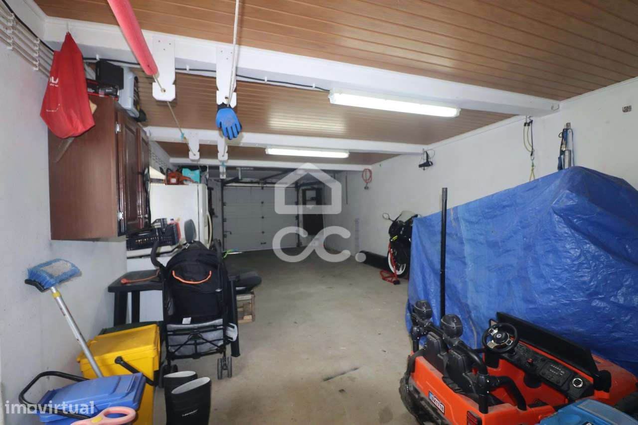 Moradia com 4 Quartos - Achadinha - Nordeste-18