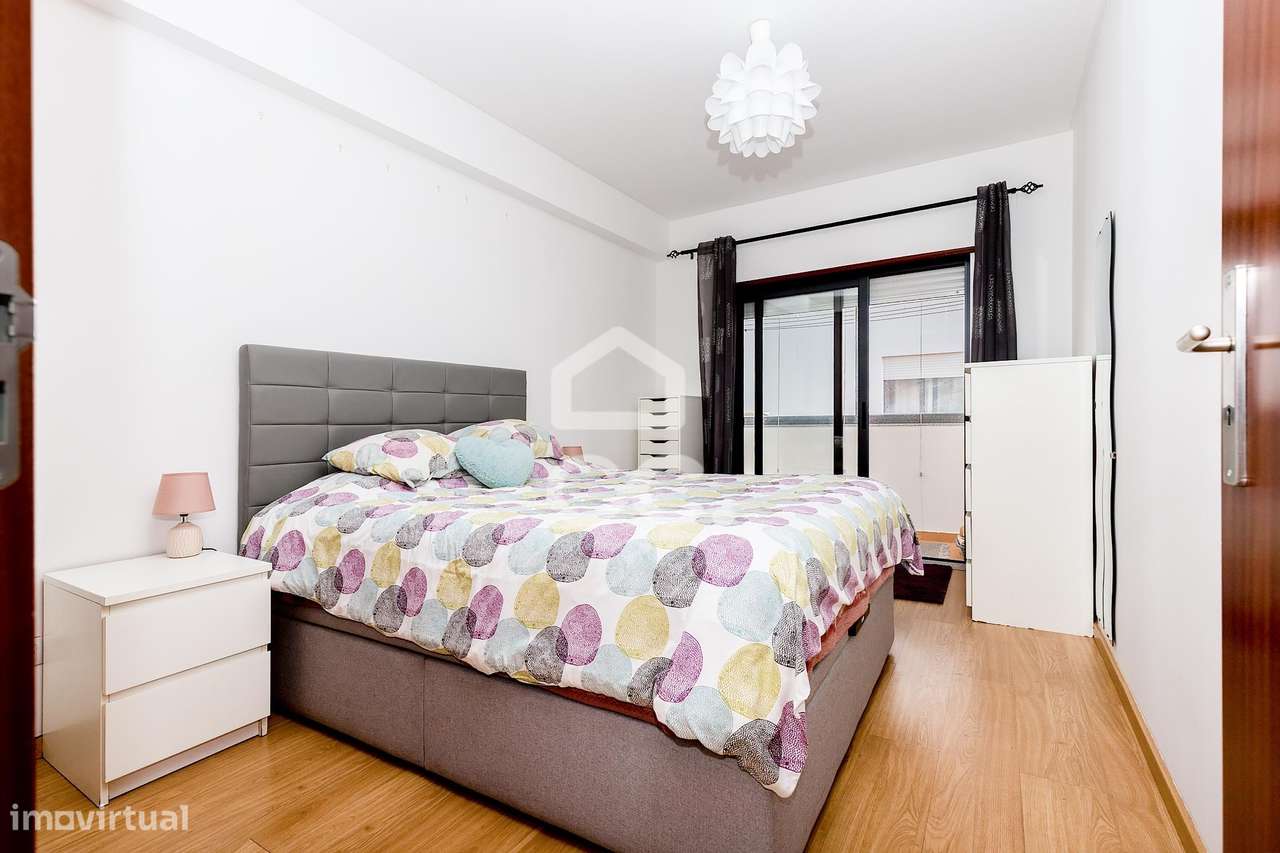 Apartamento T2 de Rés do Chão c/ Varanda e Lugar de Garagem | Villas d-7