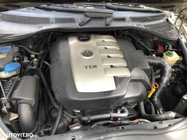 Dezmembrez Volkswagen Touareg 2.5 Diesel - 3