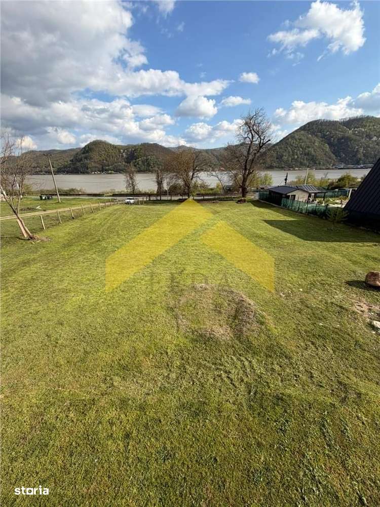 Cabana din piatra de codru si busteni pe Clisura Dunarii, Caraș-S-2