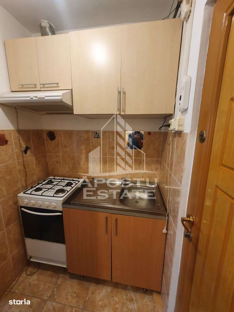 Garsoniera de inchiriat zona Lipovei 20mp - Imagine principală: 5/7