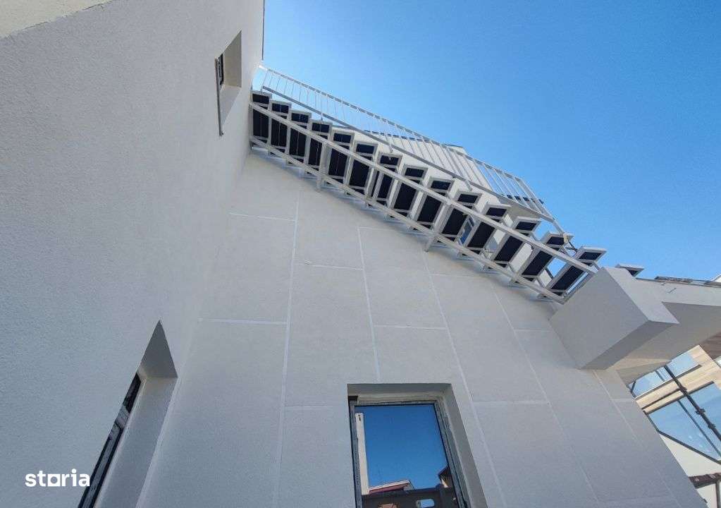 Vila moderna de vanzare strada M16 Mamaia Sat-8