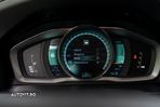 Volvo V60 D6 Plug-In-Hybrid AWD Geartronic Summum - 37