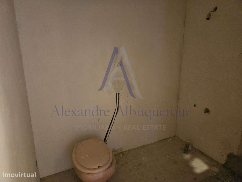 Apartamento T3 com Terraço de 80 m² e Parqueamento Privativo-10