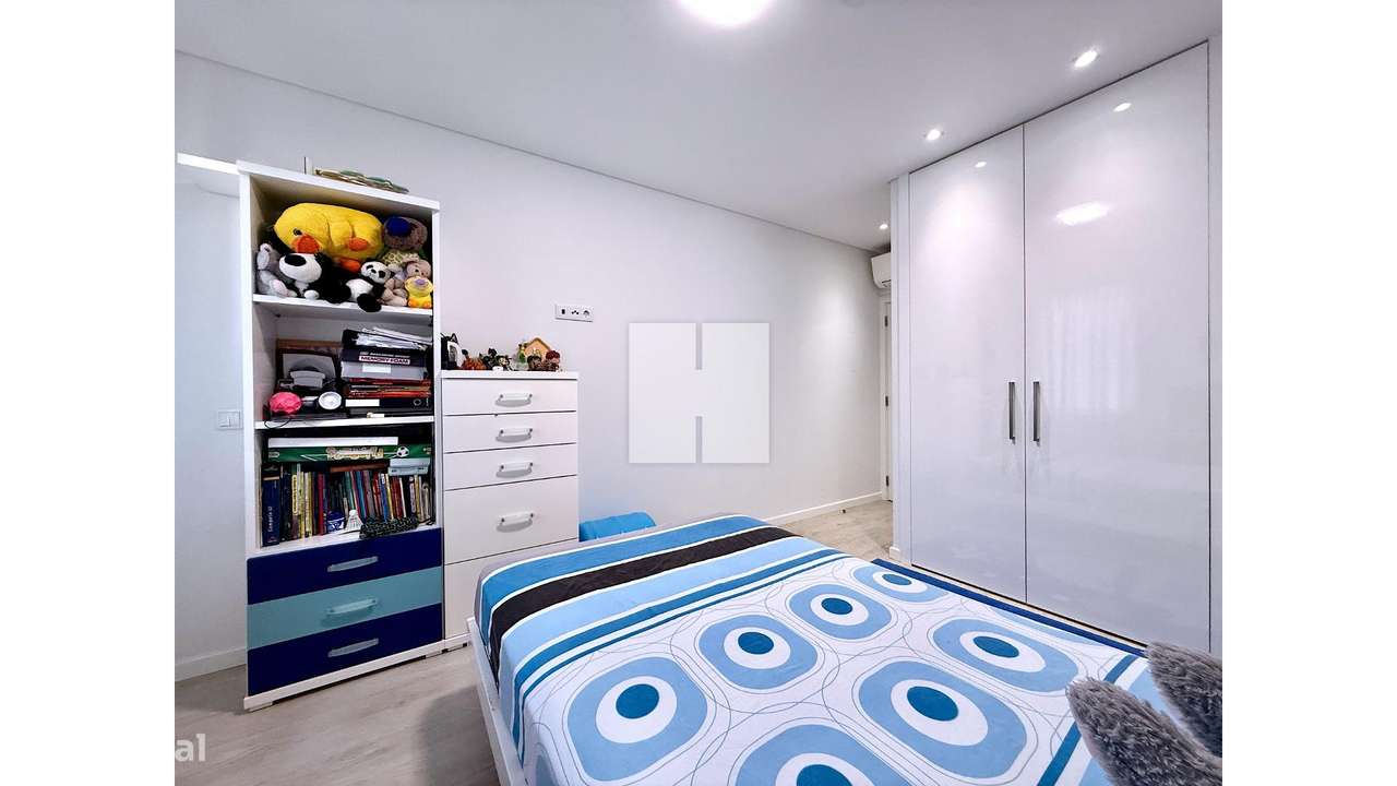 Apartamento T3 Seminovo c/ Terraço-28