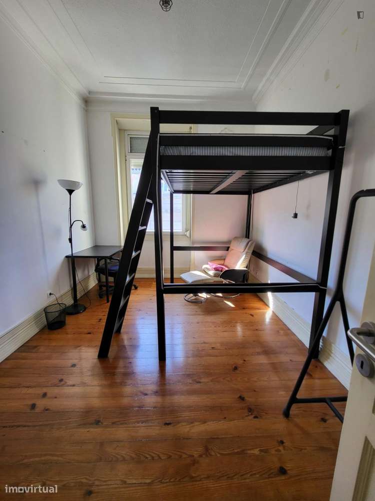 Quarto - localizado em São Sebastião Lisbon - Grande imagem: 3/6