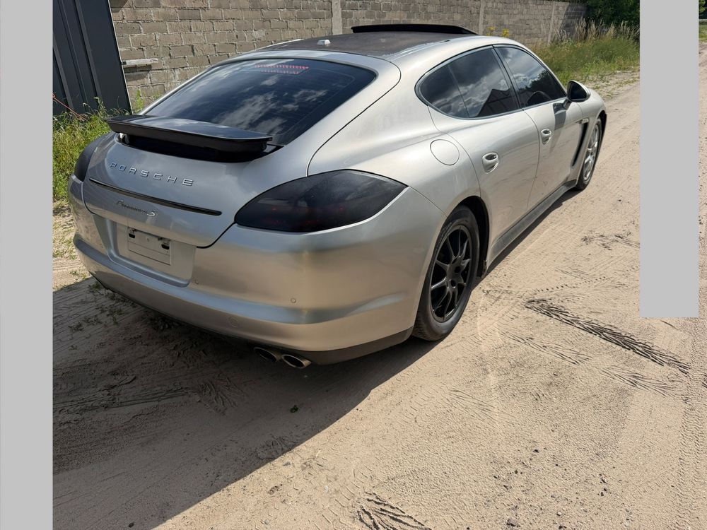 Porsche Panamera 4S 2013