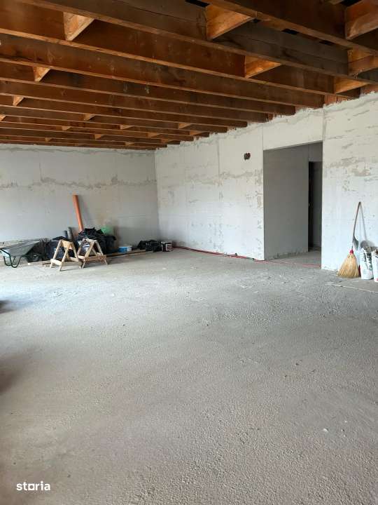 Casa individuala pe un singur nivel cu 743 mp. toate utilitatile Ciugu-8