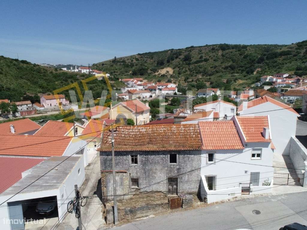 Moradia T3 em Ruína com Excelente Exposição Solar e Lote de 272m² -...-7