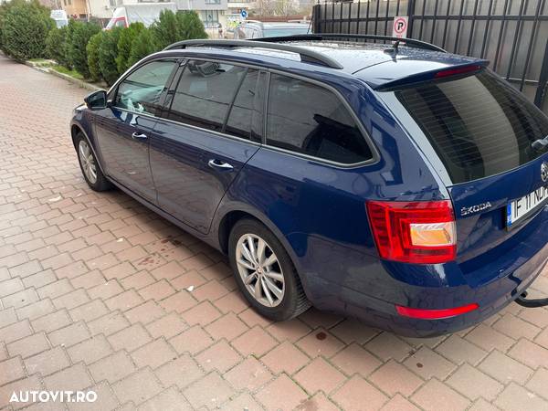 Skoda Octavia 1.6 TDI DSG Ambition - 5