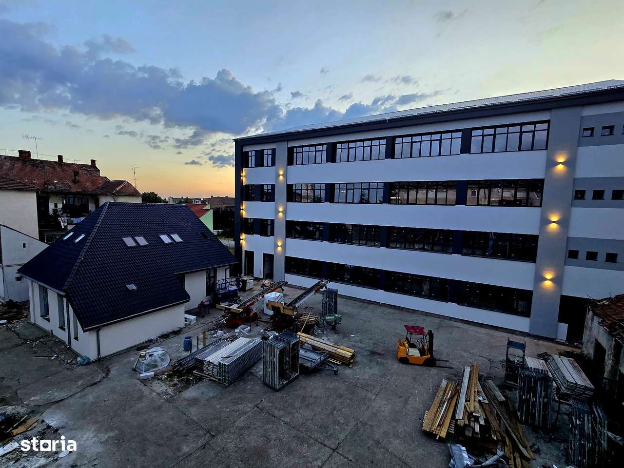 Cladire mulifunctionala in centrul Aradului + 100  locuri de parcare - Imagine principală: 5/6