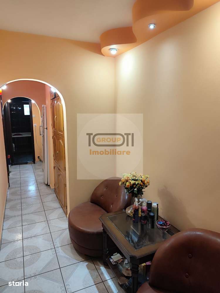 Apartament de vânzare în zona NICOLINA - 3 camere, decomandat, mobilat-3