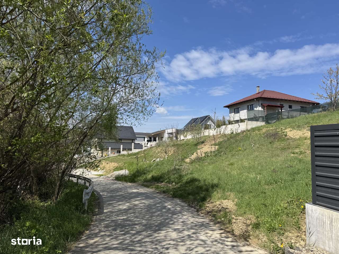 Teren 12 Budac
Teren de construit, acces asfaltat, utilități complete-1