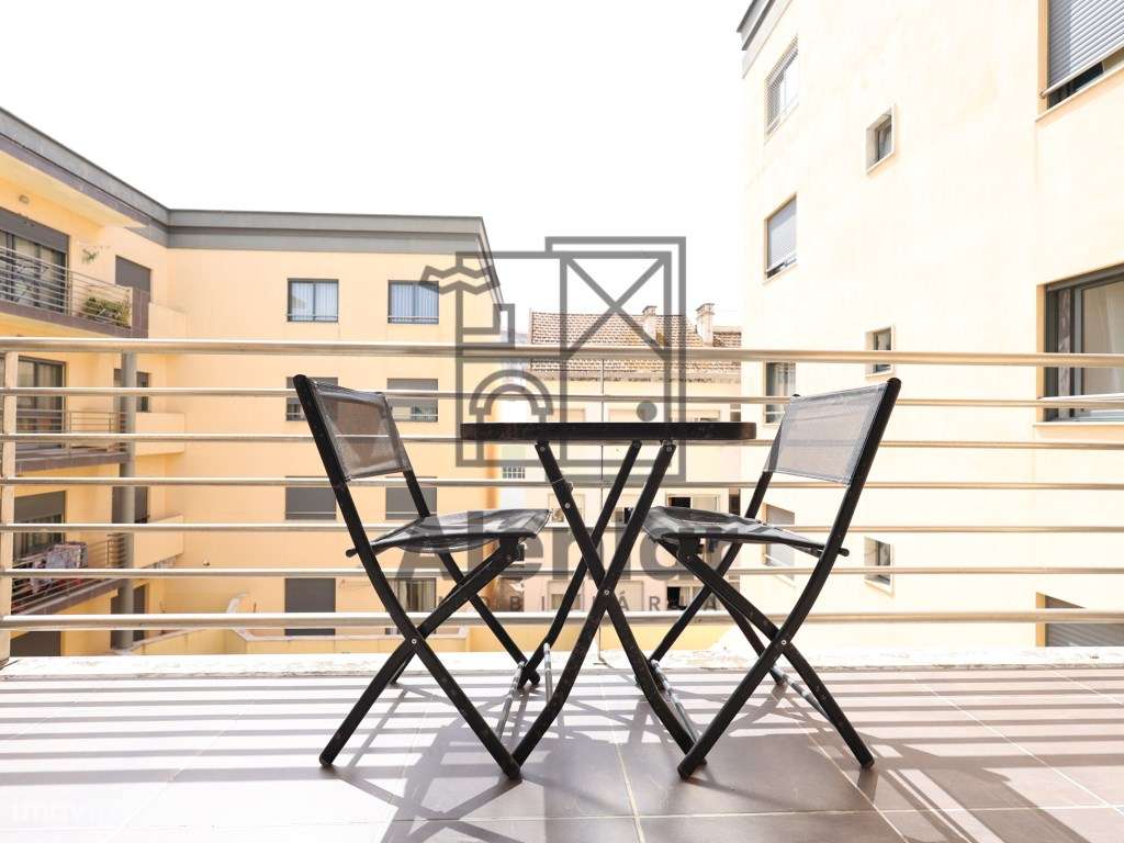 T2 no Carregado - Condominio Fechado-11