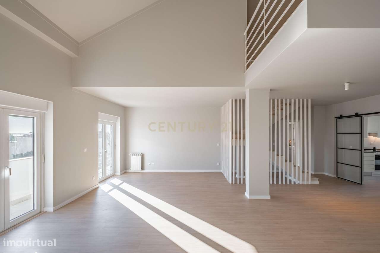 Apartamento T4 Duplex Remodelado com 3 Terraços e Garagem Box – Alcoch - Grande imagem: 4/57