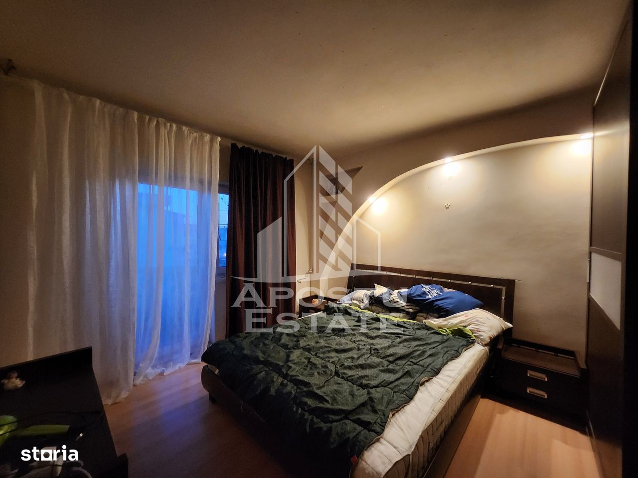 Apartament cu 4 camere, decomandat, 85 mpu, zona Bucovina