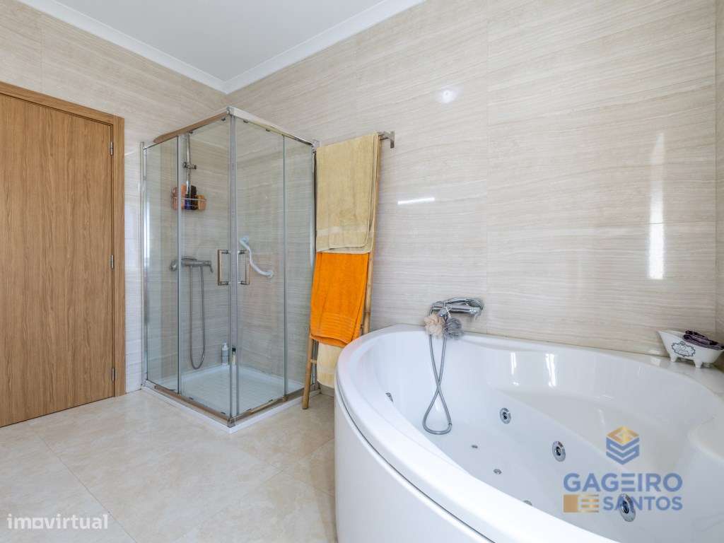 Moradia de estilo tradicional T4-12