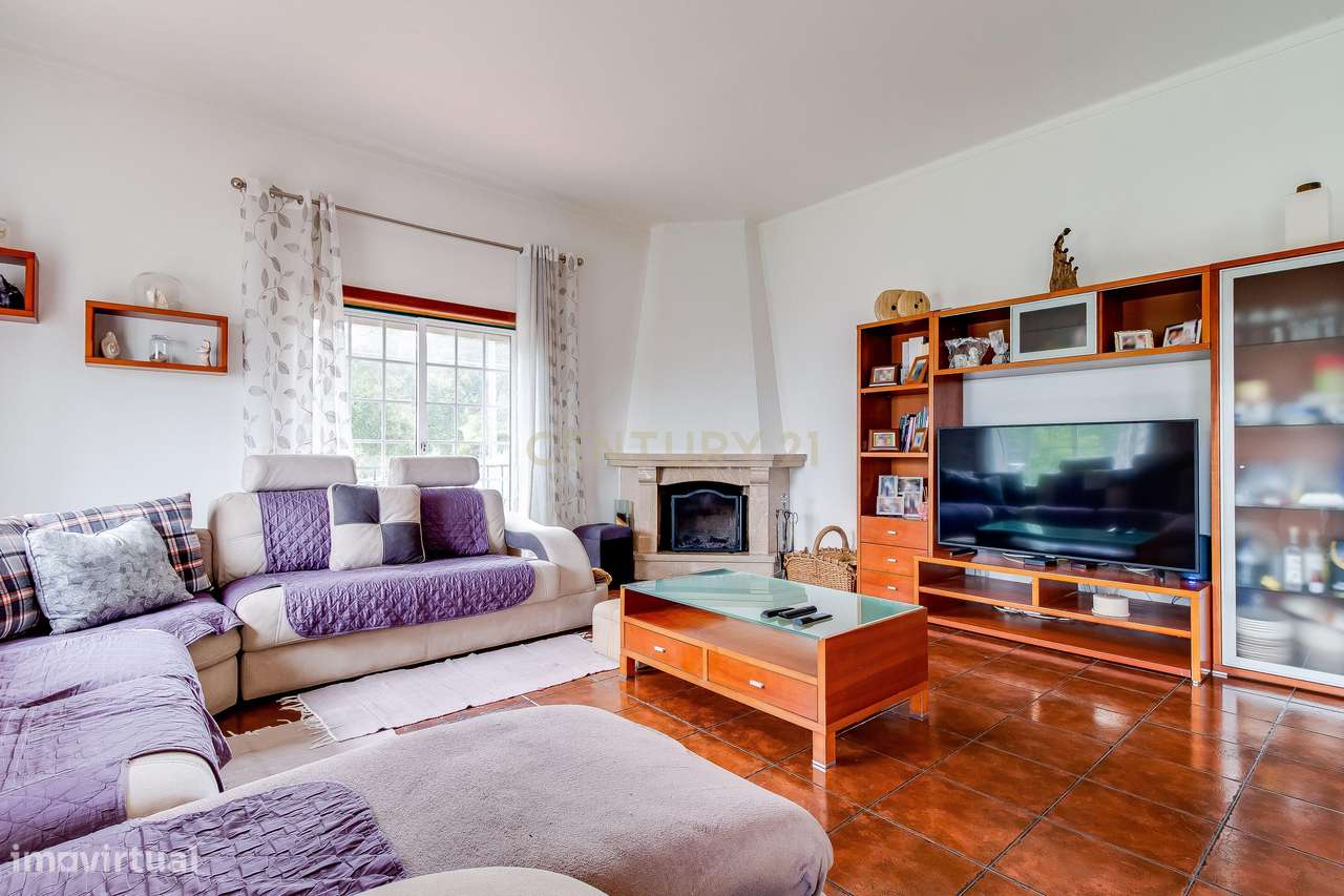 Prédio com 2 apartamentos+garagem+terreno-38