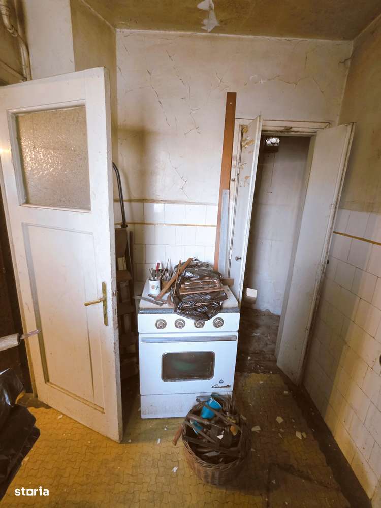 Caderea Bastiliei, apt. 2 camere, etaj 1, balcon,50mp, pe lista de U 3-2