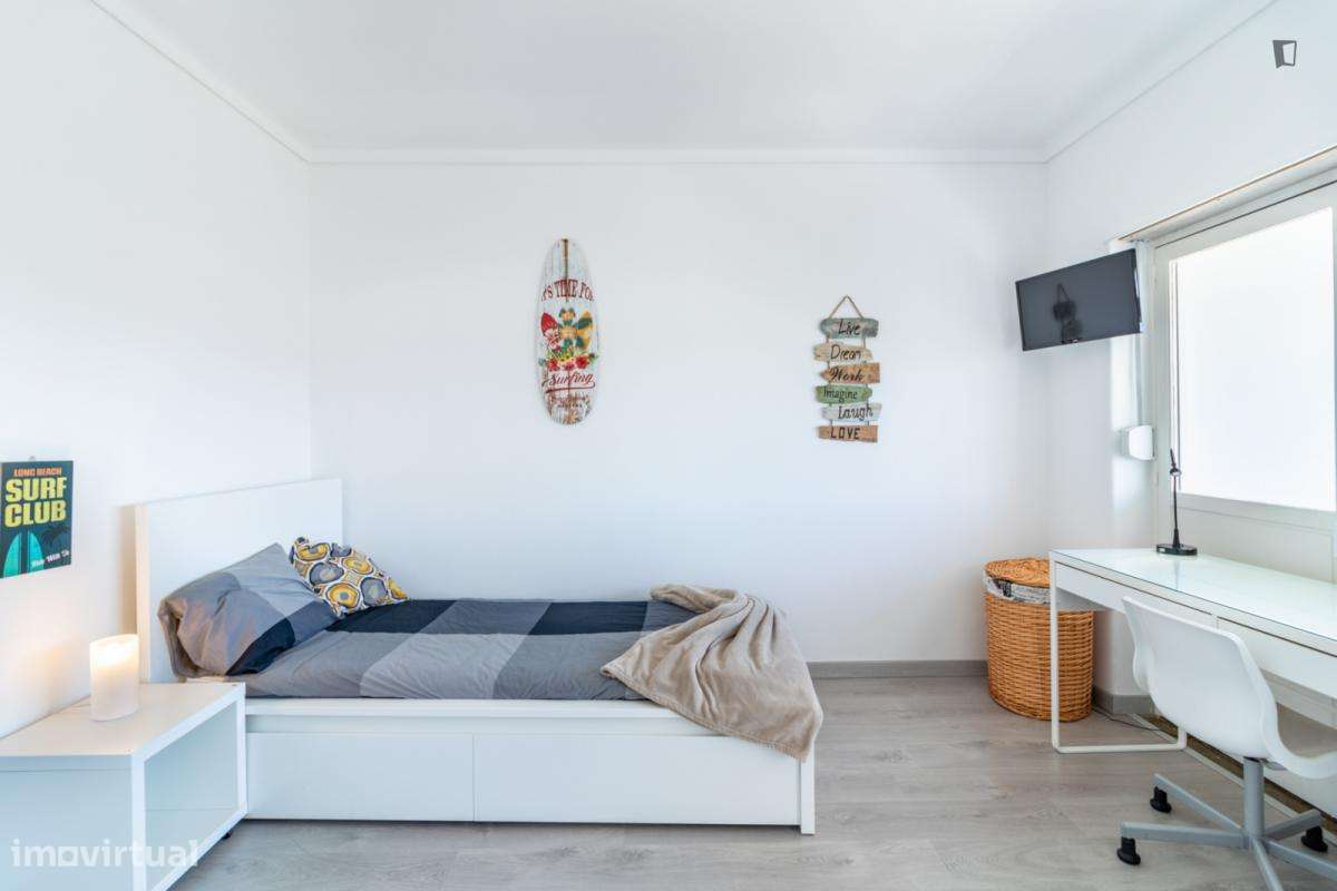 Quarto - localizado em Carcavelos Lisbon - Grande imagem: 5/10