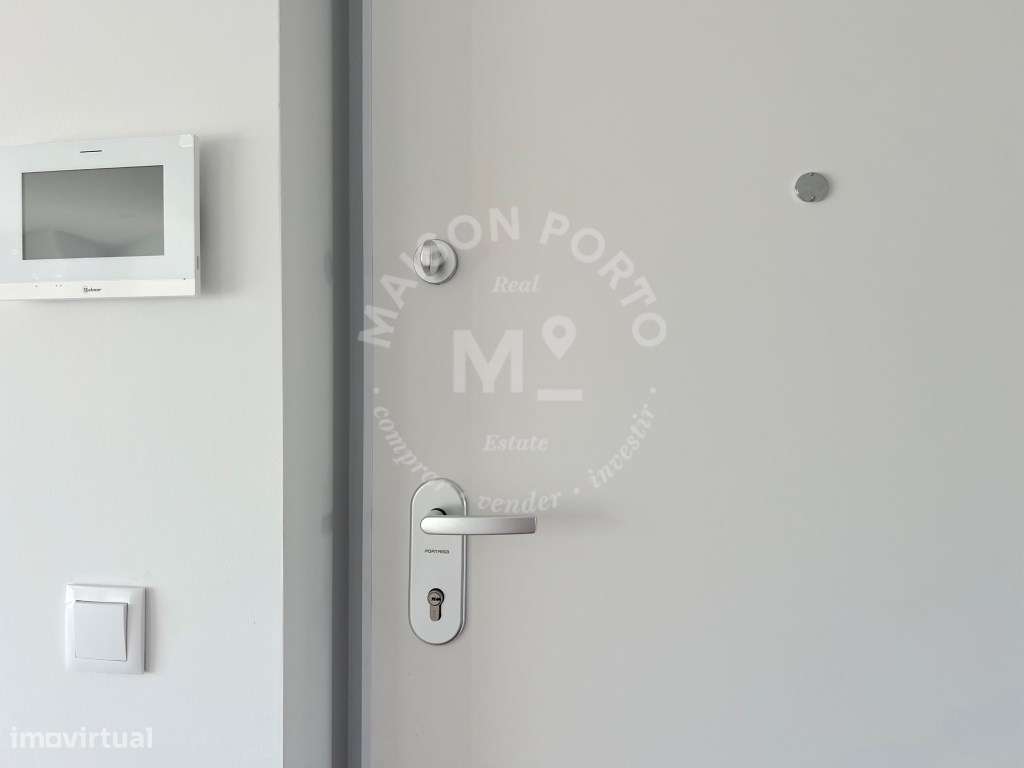 Apartamento T2 com Varanda, Suite e Lugar de Estacionamento em Água...-27