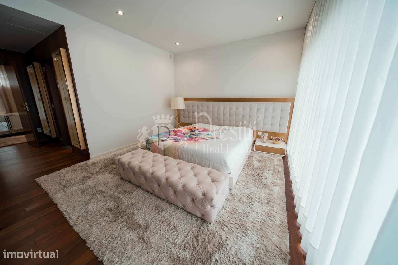 Moradia T4 com Vistas Deslumbrantes em Guimarães-36