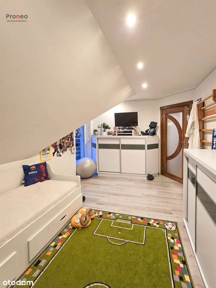 Niezwykła posiadłość z potencjałem biznesowym-17