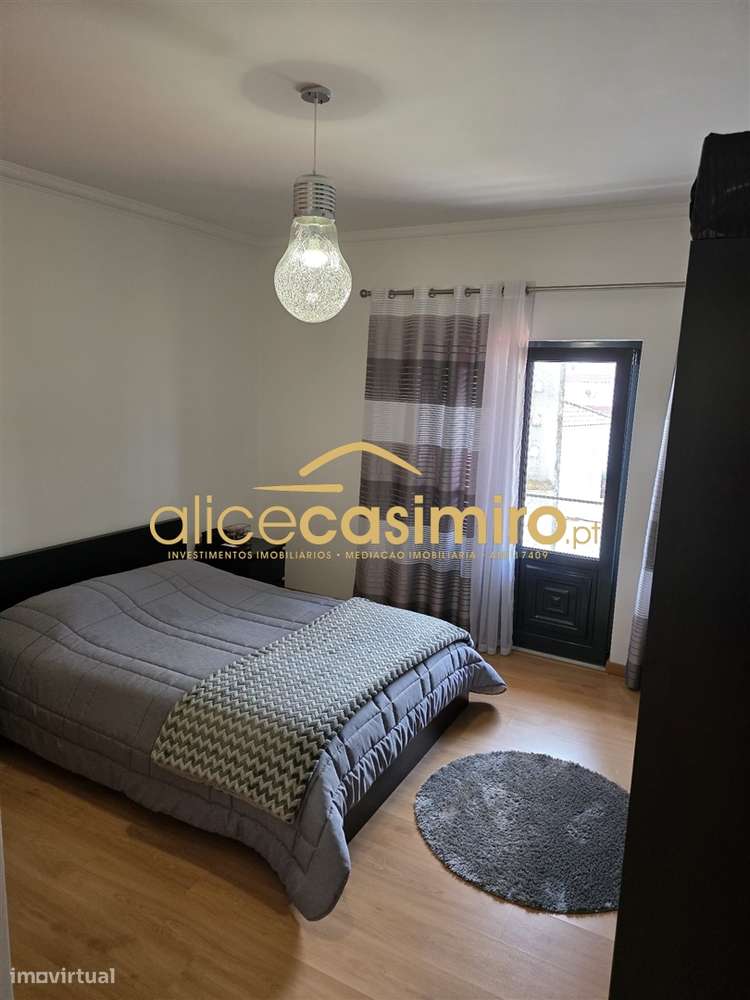 Moradia T4 - boas áreas- excelente estado!-41