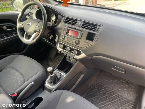 Kia Rio 1.2 M - 8