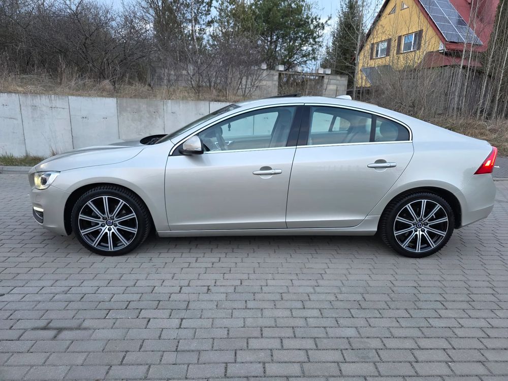 Volvo S60 II D4 Geartronic Summum 2017