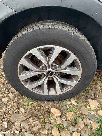 Jante originale de Kia Sportage an 2015 cu anvelope de vara pe 17 - 1