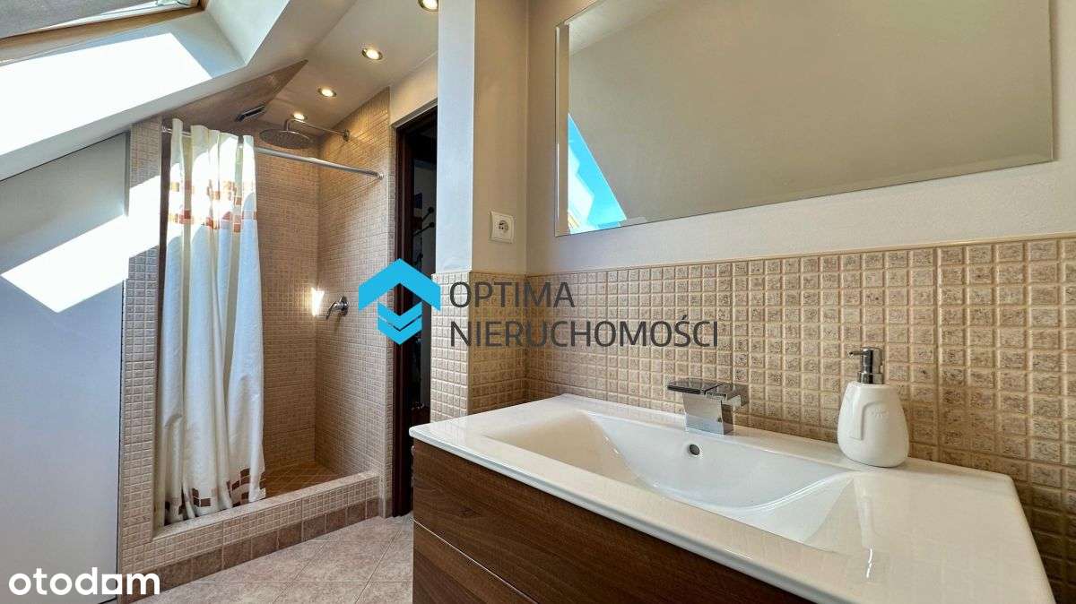 Przytulne mieszkanie z wiatą garażową-13