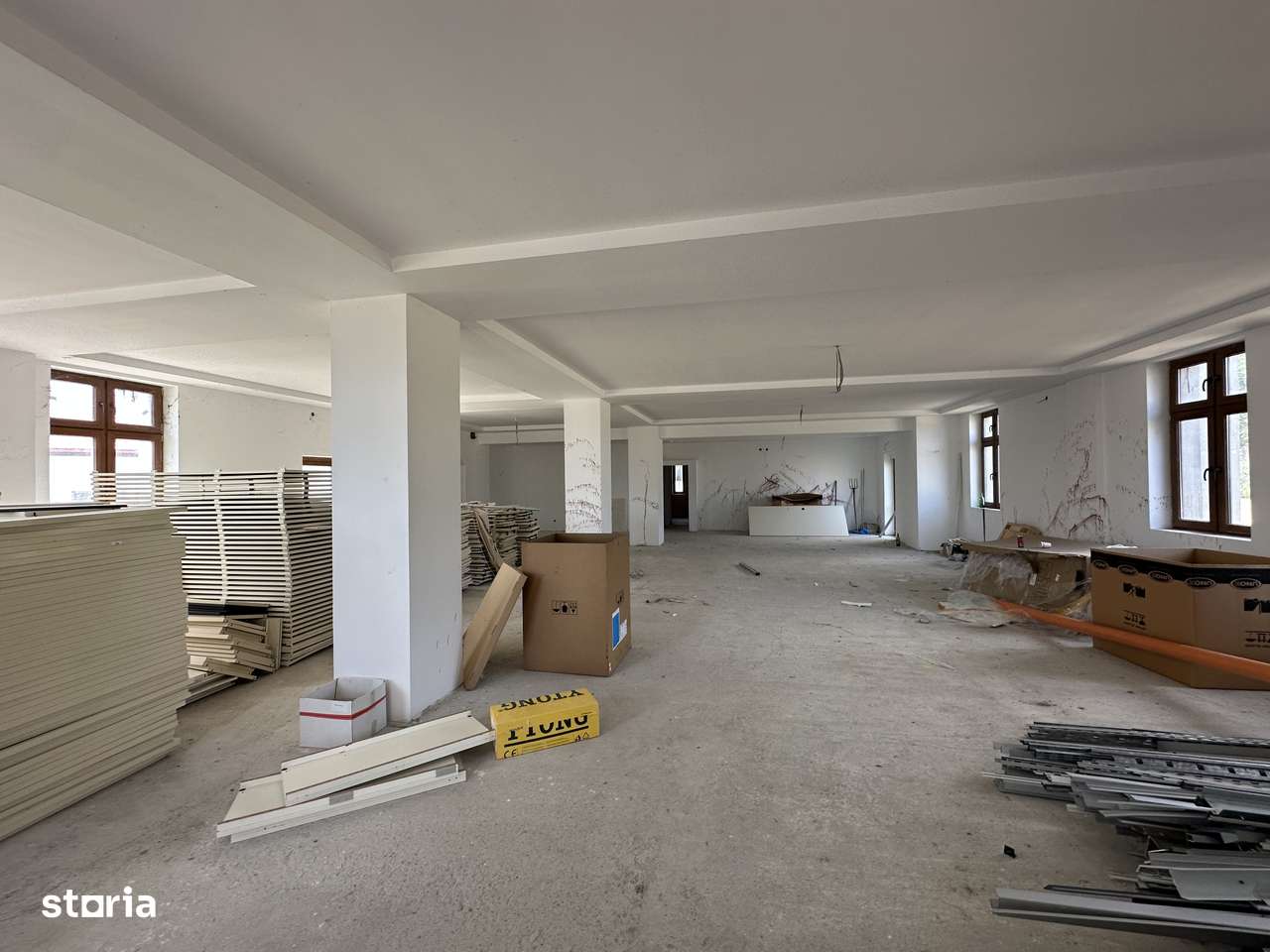 Agentia imobiliara VIGAFON vinde motel-restaurant Valea Calugareasca - Imagine principală: 2/13