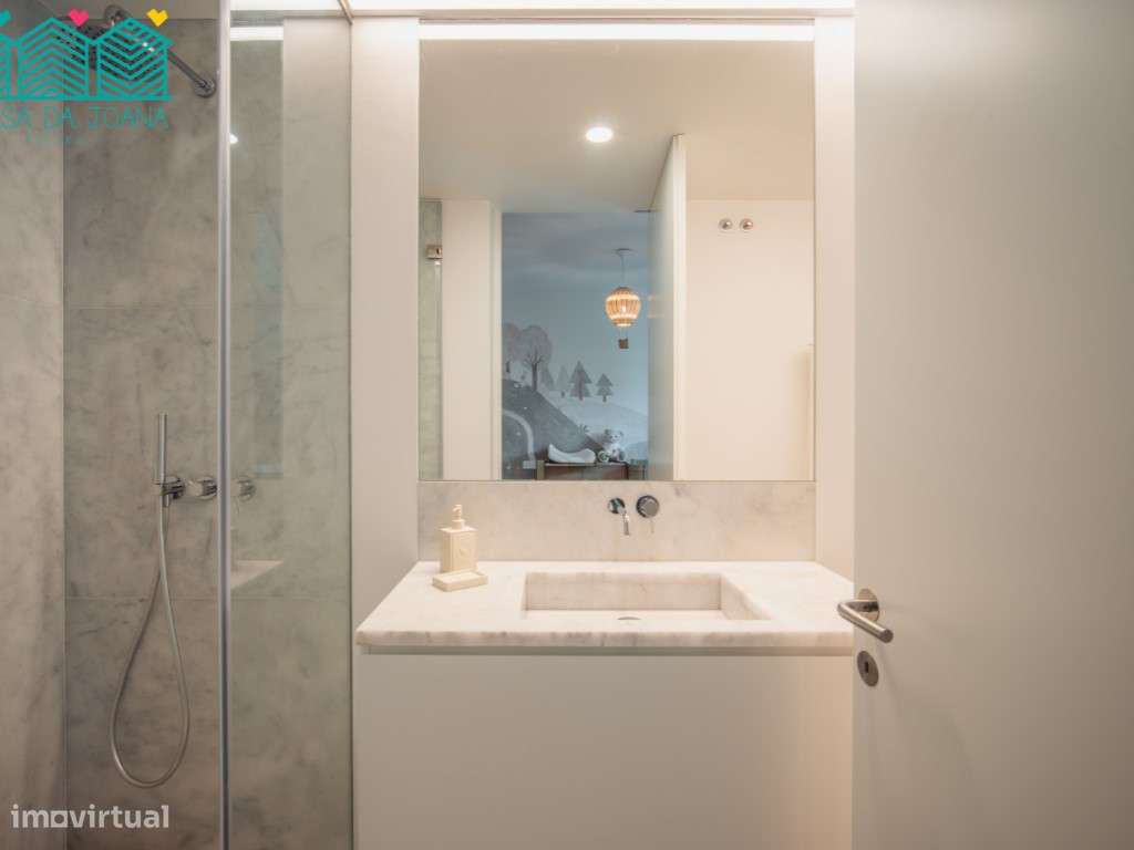 Apartamento T4 com Lugares de Garagem no Centro de Lisboa-39