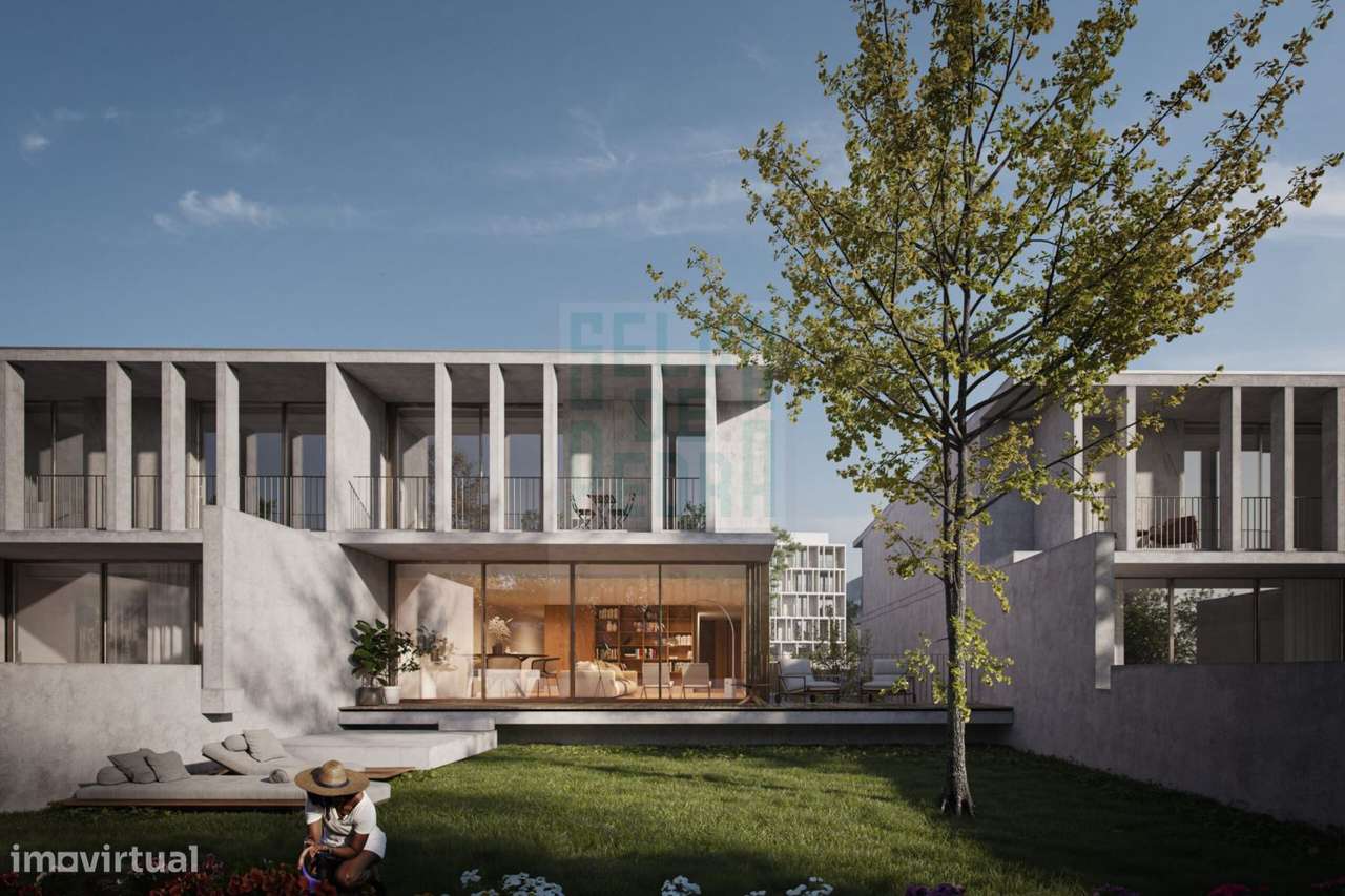 Moradia V3 C/ jardim e garagem - Grande imagem: 1/8