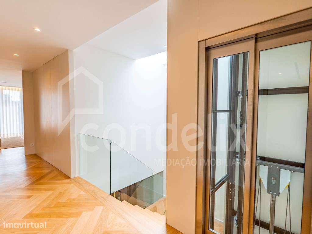 Moradia T5+1 nova com piscina em condomínio fechado de luxo no Estoril-25