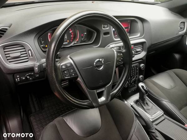 Volvo V40 T4 Drive-E R-Design Momentum - 13