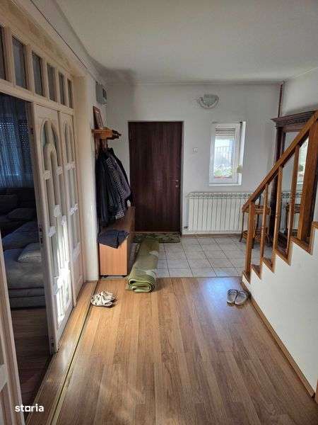 Vand casa cu 2 apartamente - Imagine principală: 5/8