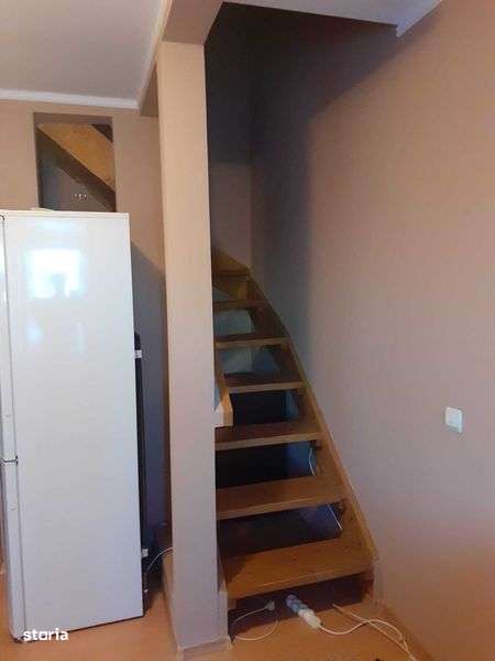 Apartament mansarda cu scara interioara - Imagine principală: 5/8