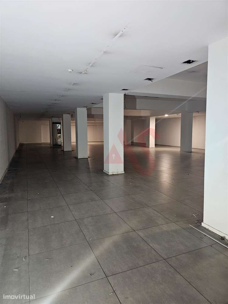 Loja para Arrendamento no Centro de Guimarães – Avenida Gil Vicente | - Grande imagem: 5/6