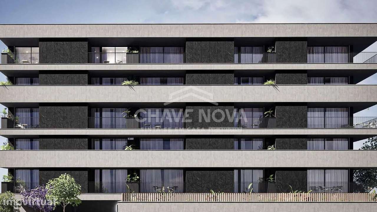 T2 Novo c/ Lugar de Garagem em S. João da Madeira-5