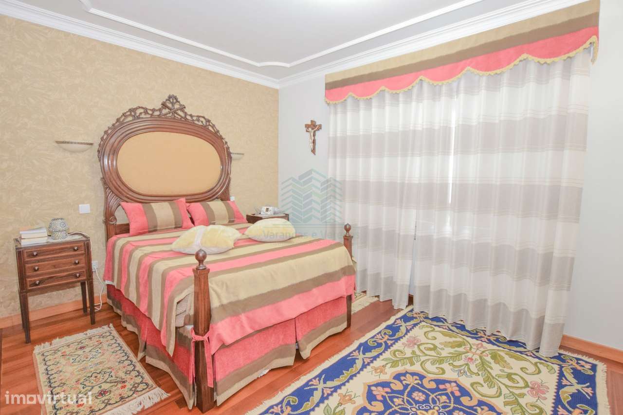 Moradia T3+2 com jardim e logradouro em Quinta da Silvã - Torres Novas-36