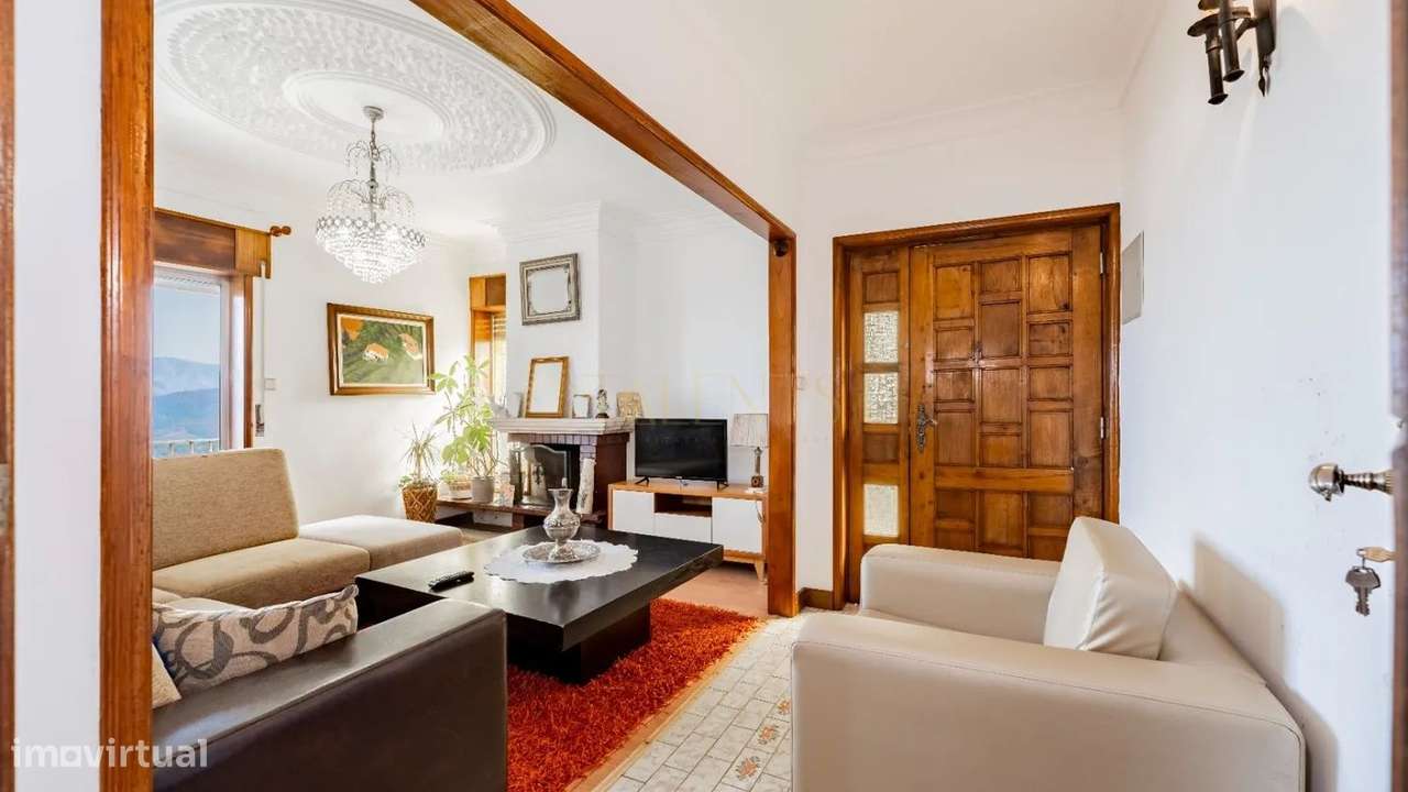 Exclusiva Moradia T4 com 556m² e 1.000m² de Terreno-14