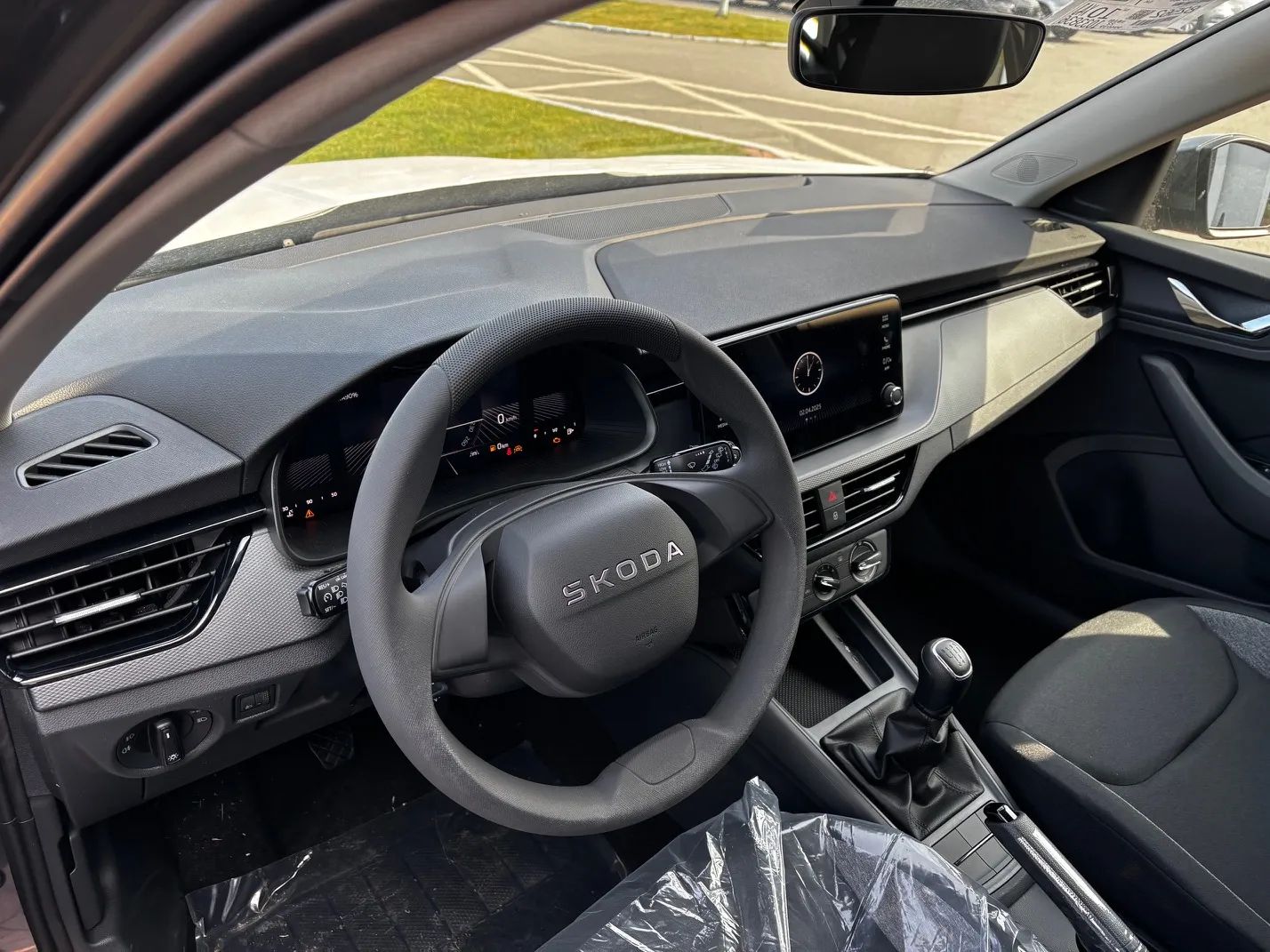 SKODA KAMIQ Kamiq Essence 1,0 TSI 70 kW 5-biegowa manualna