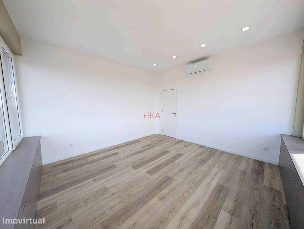 T2 com 3 lugares de parqueamento-16