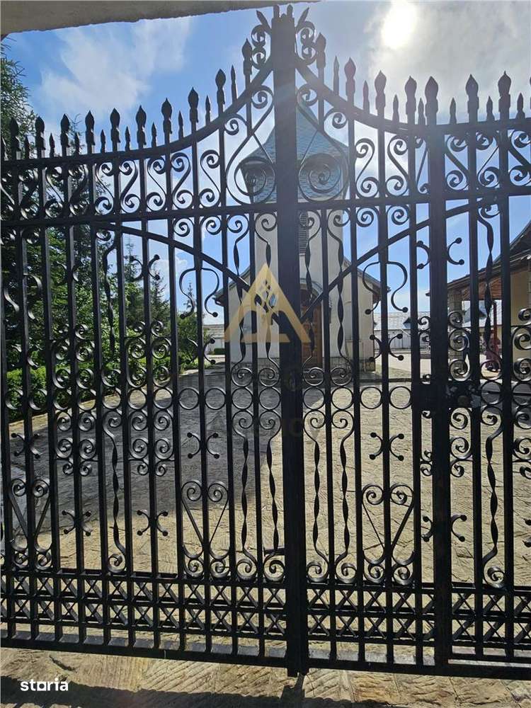 DOMENIU DE VANZARE  IN BORZESTI  ONESTI TABARA DE COPII,AZIL BATRANI,C - Imagine principală: 4/20